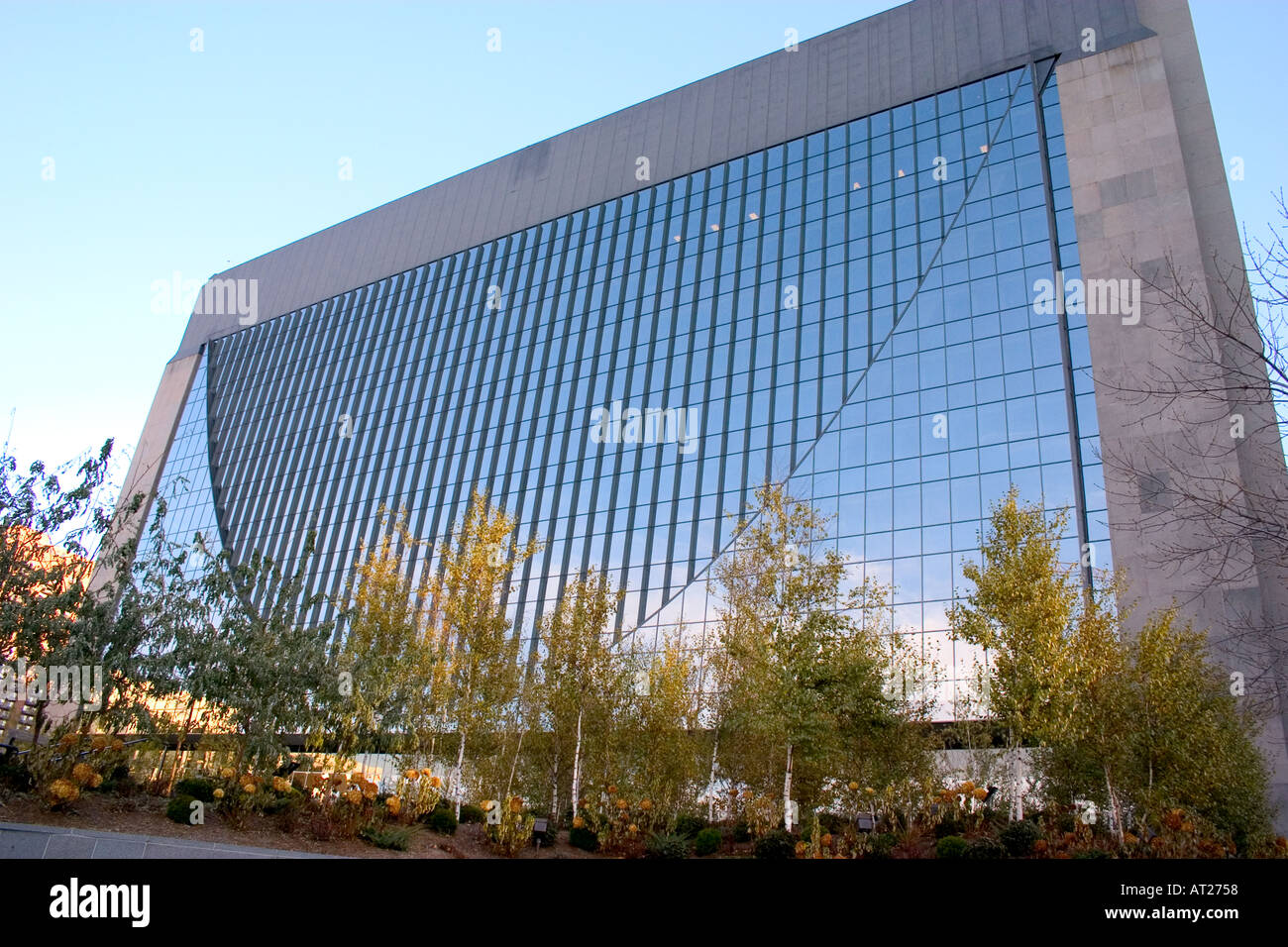 Federal reserve bank building minneapolis hires stock photography and