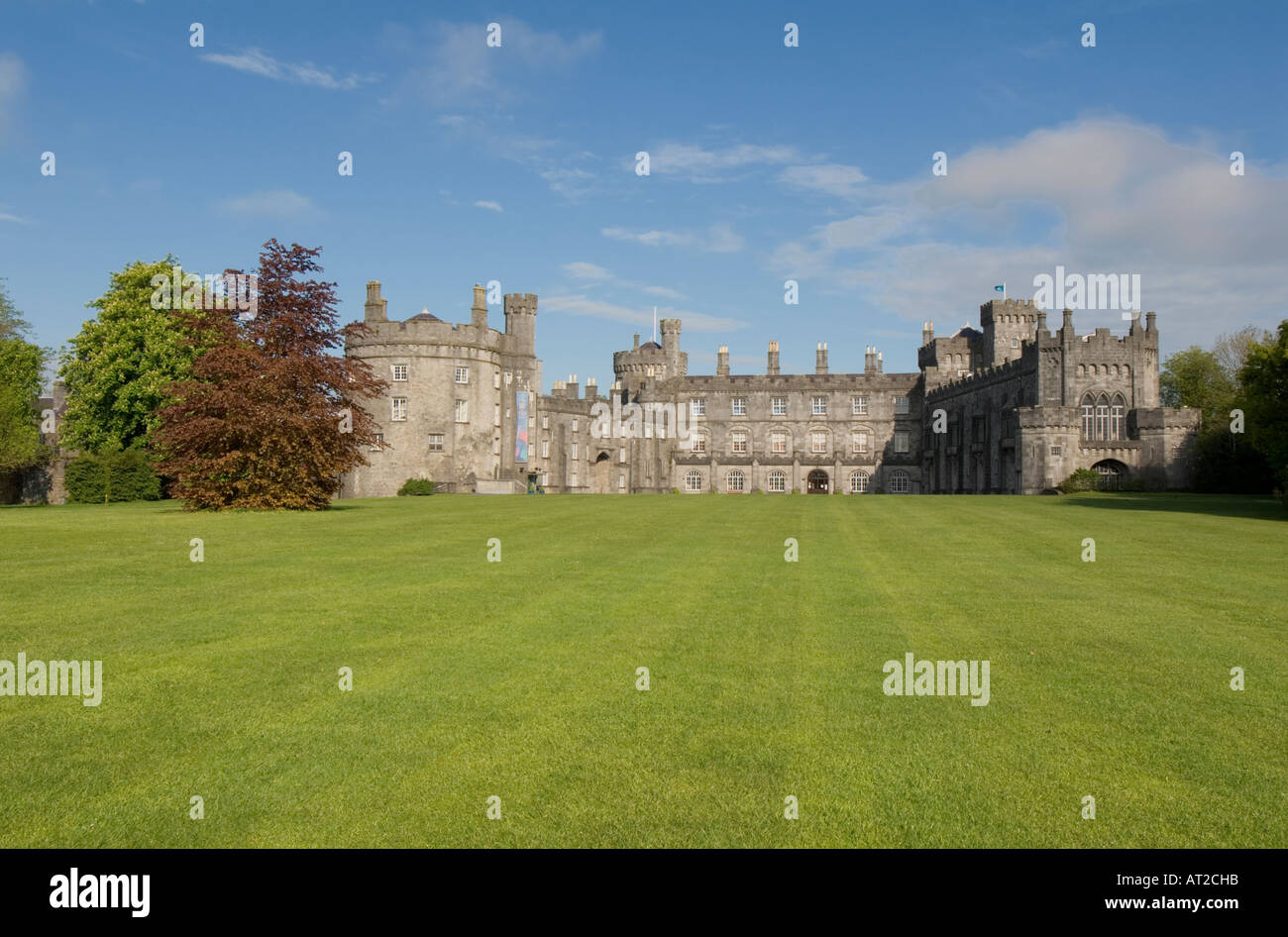 Castle city park hi-res stock photography and images - Alamy