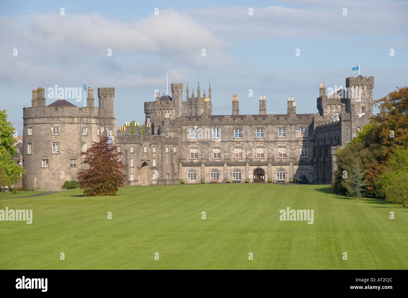 Castle city park hi-res stock photography and images - Alamy
