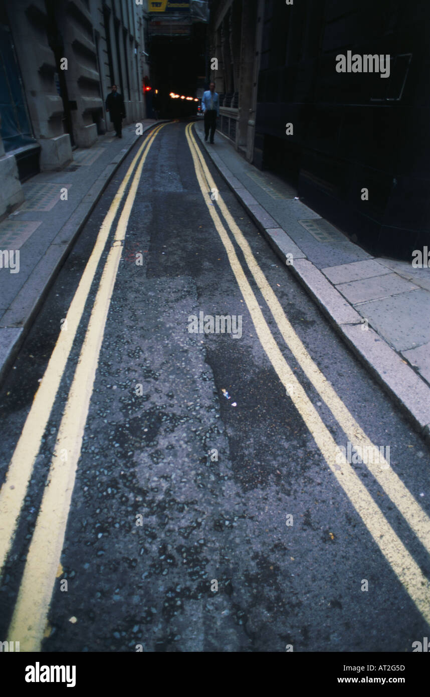 Double Yellow Lines Stock Photo Alamy