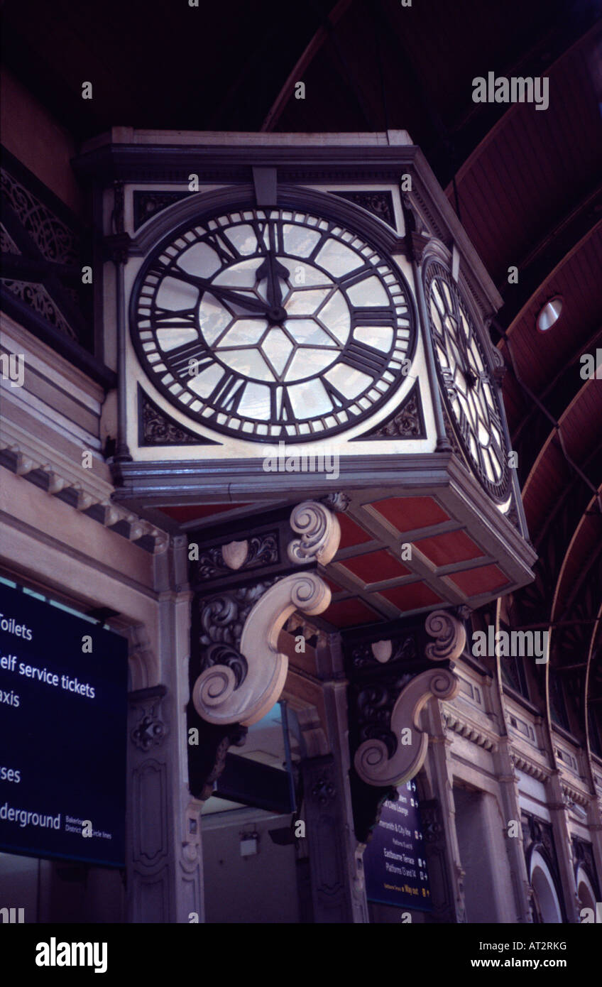 Paddington station clock hires stock photography and images Alamy