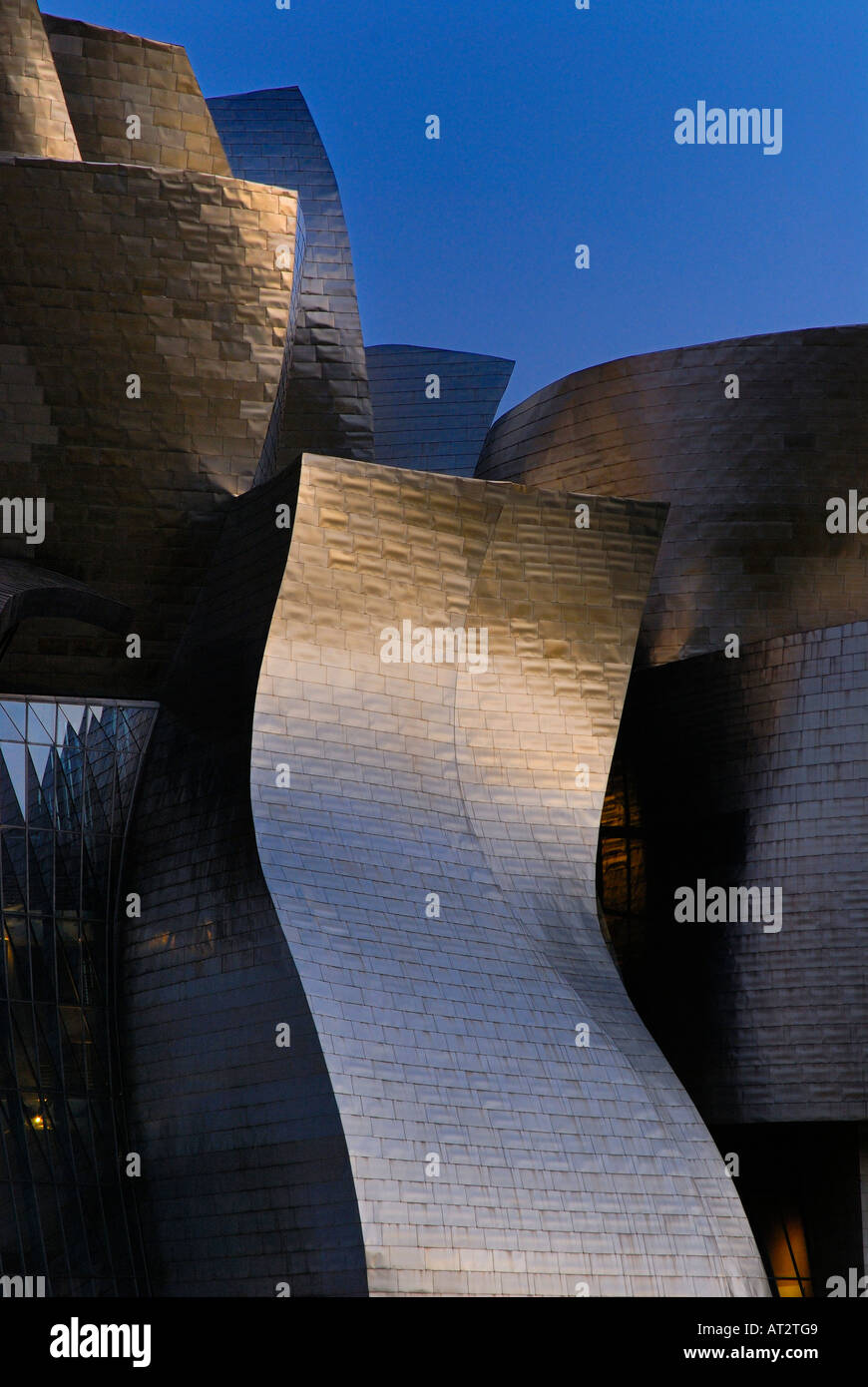 GUGGENHEIM MUSEUM BILBAO,(BILBO), EUSKADI, BISKAY, NORTH SPAIN BUILT BY ARCHITECT FRANK O GEHRY Stock Photo