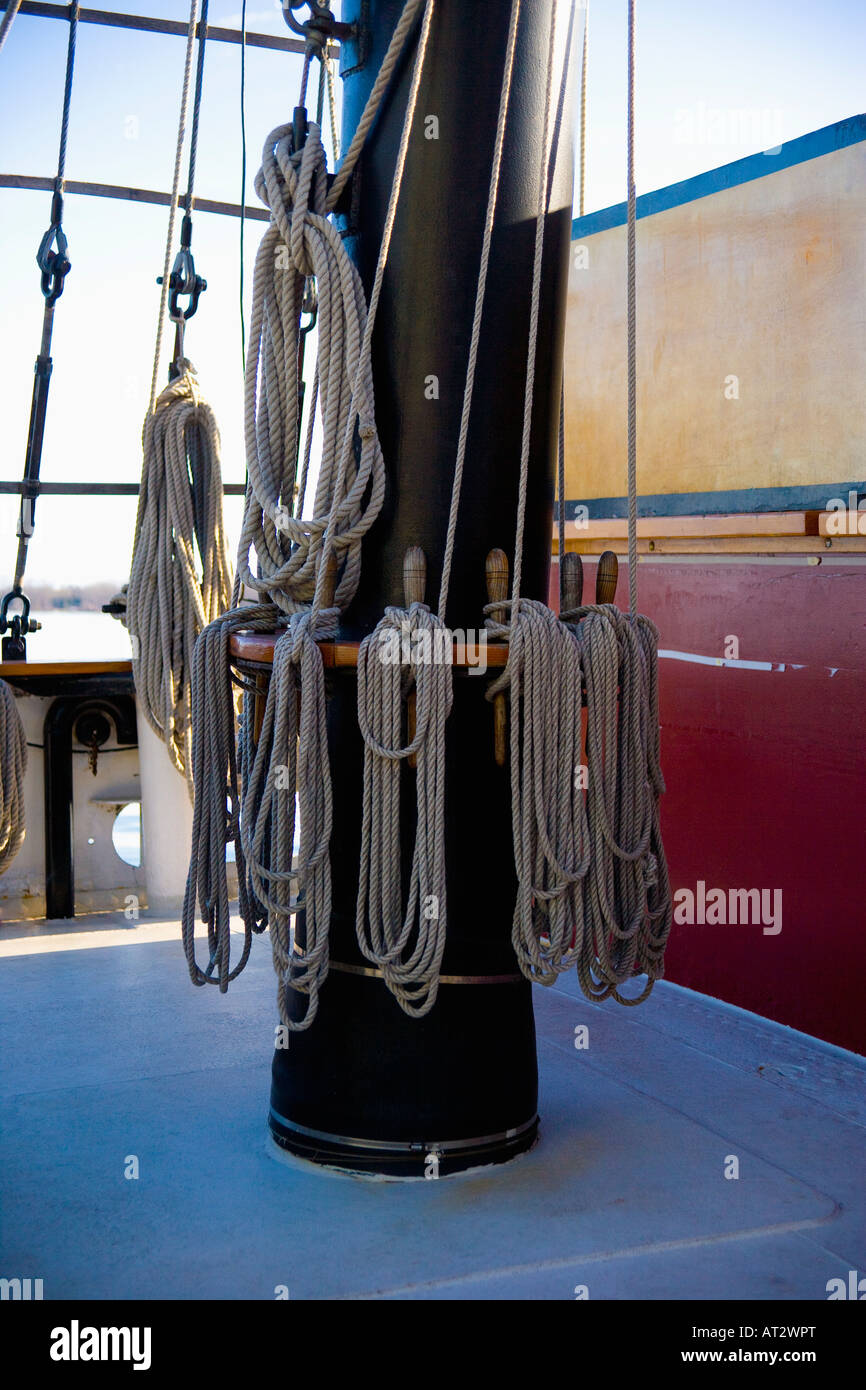 Rigging on a sailboat's mast Stock Photo - Alamy