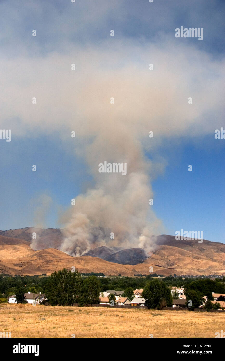 Wildfire on foothills hi-res stock photography and images - Alamy