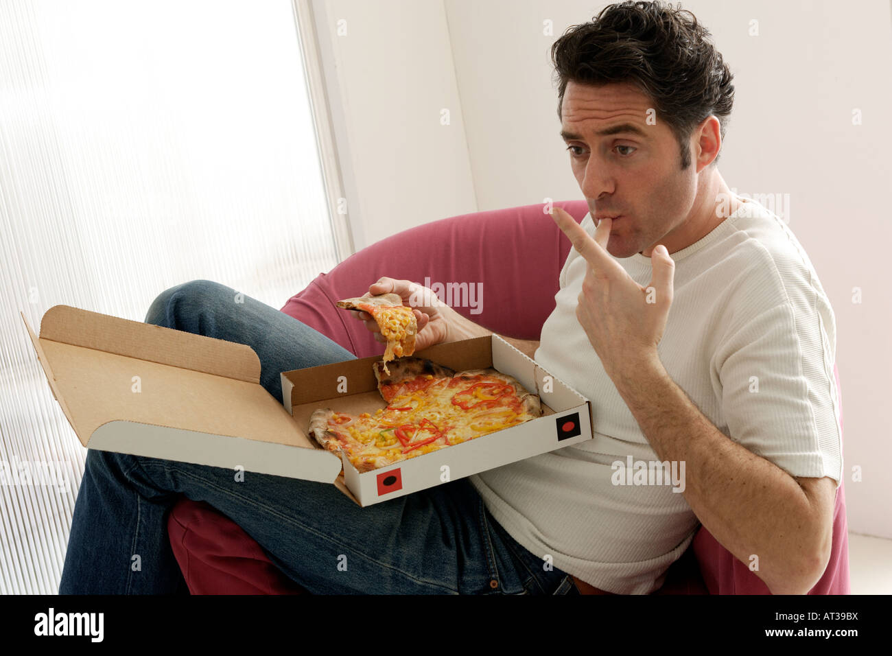 человек ест пиццу фото фото 42
