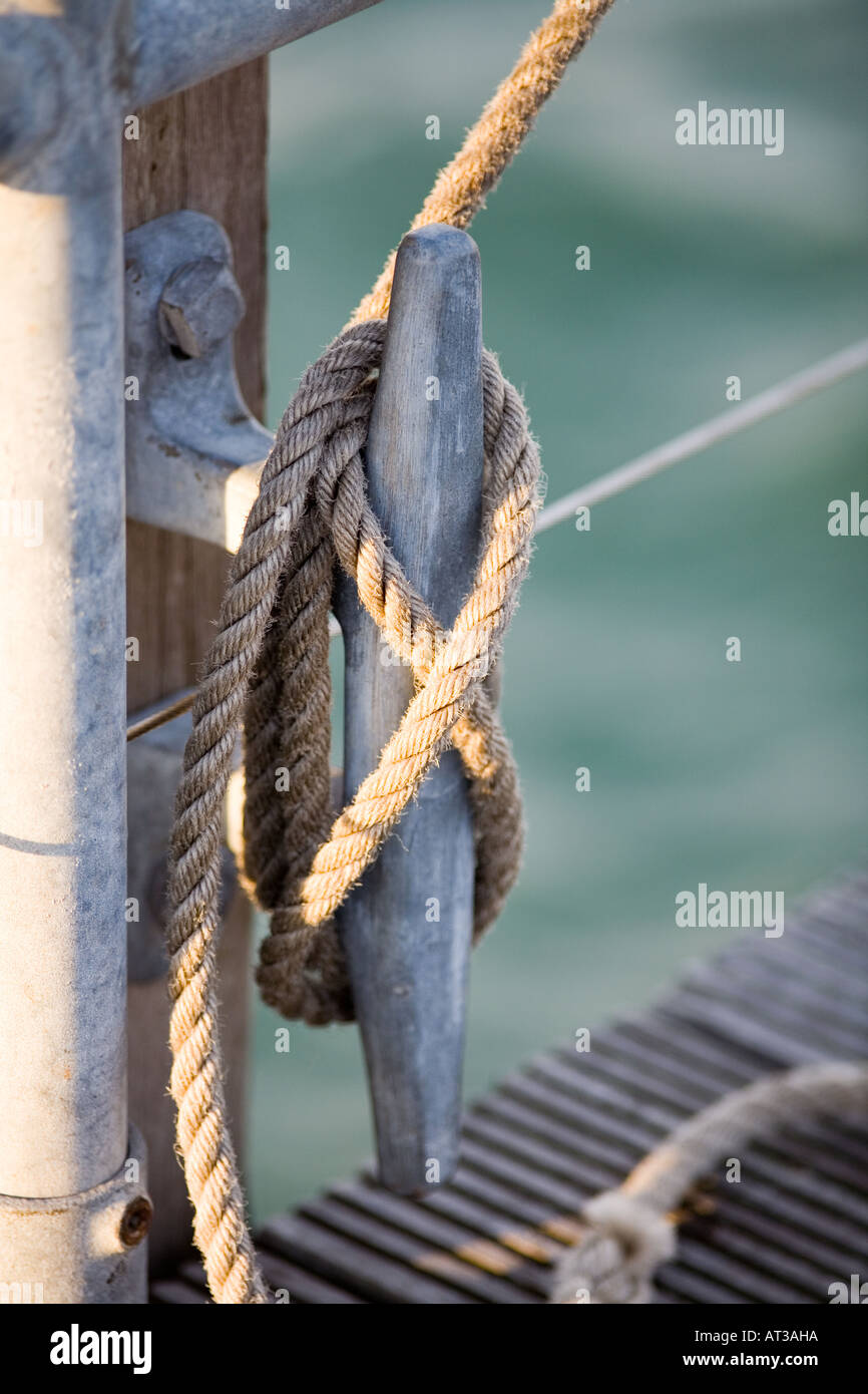 Rope tied to cleat in figure of eight Stock Photo Alamy