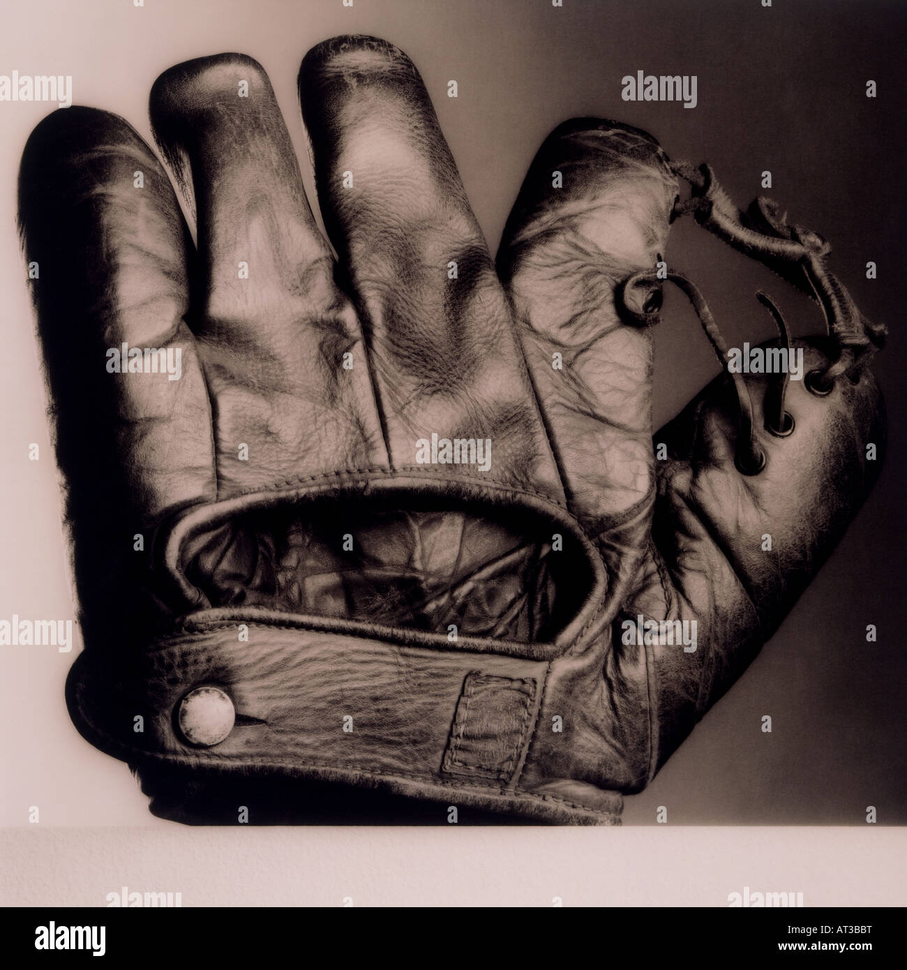 An old leather baseball glove Stock Photo Alamy