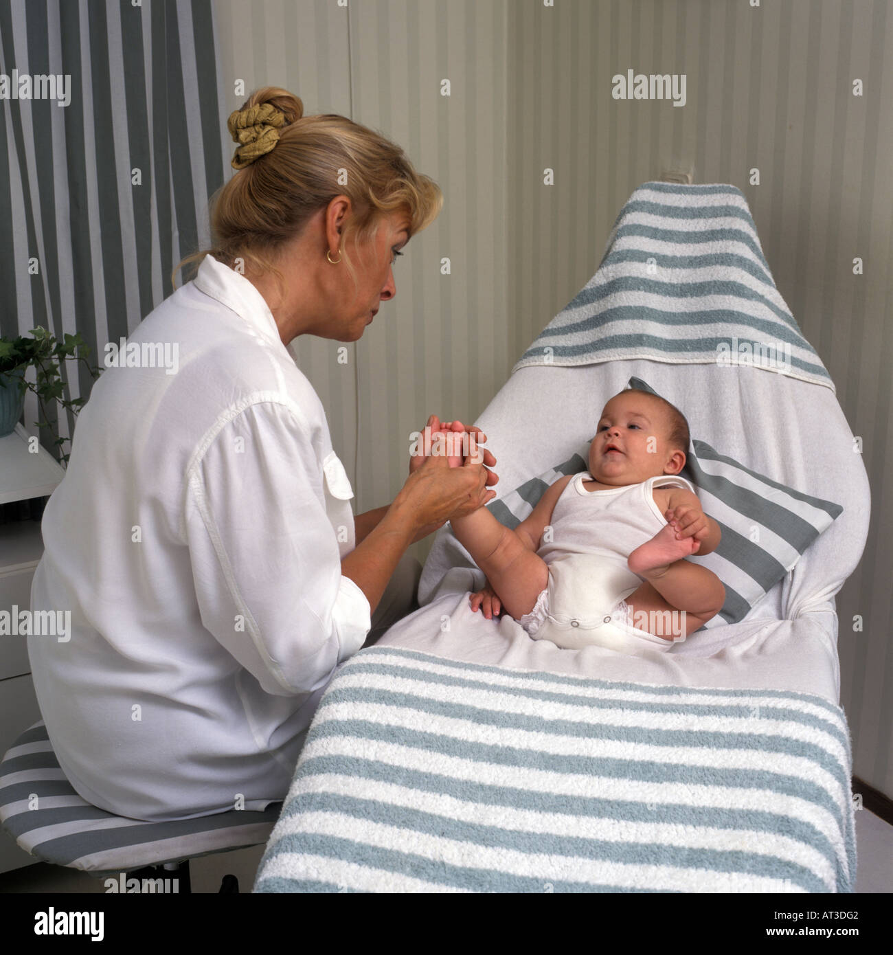 Child massage therapy hi-res stock photography and images - Alamy