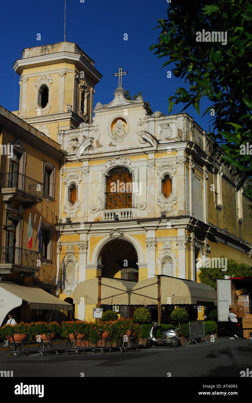 The church off Piazza Tasso in Sorrento Stock Photo - Alamy