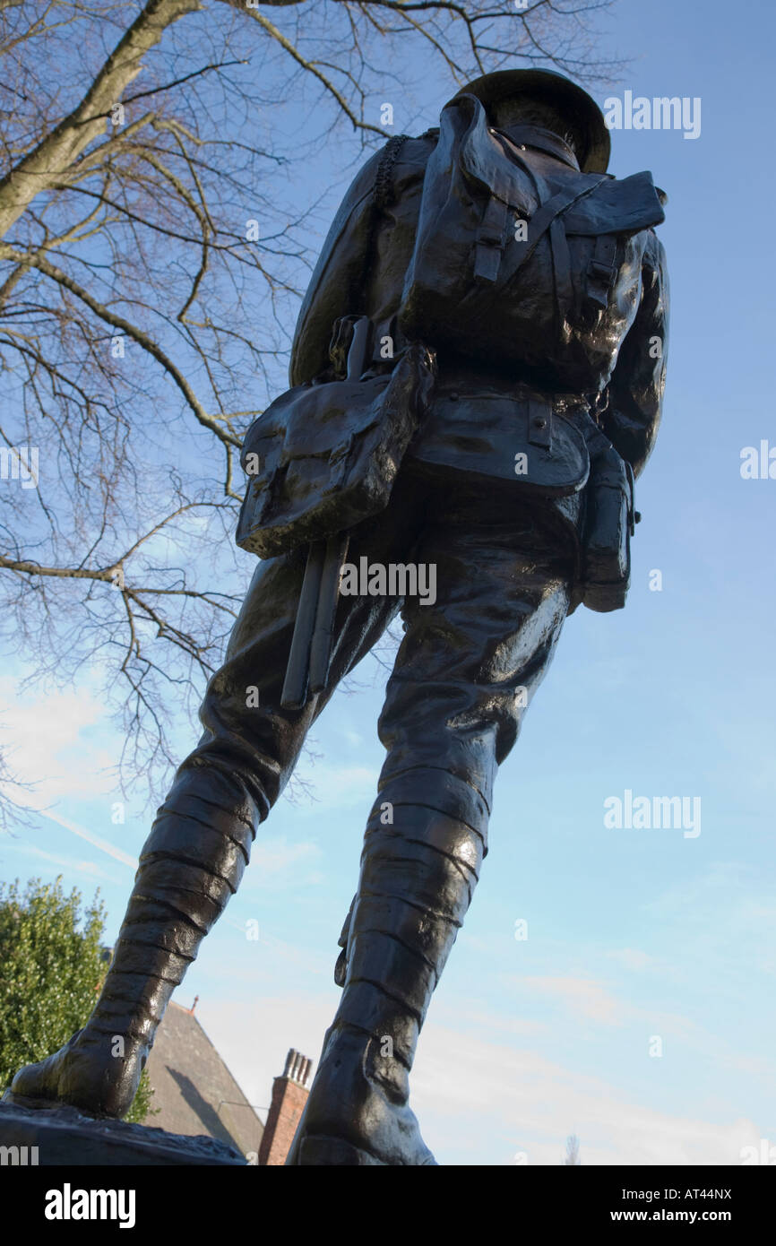 Soldier seen from behind hi-res stock photography and images - Alamy