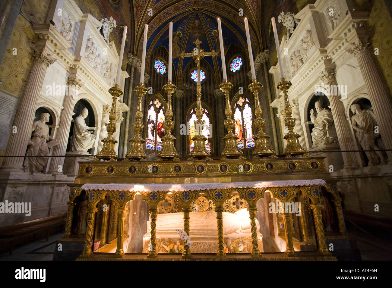 High altar of Santa Maria Sopra Minerva Basilica Stock Photo - Alamy