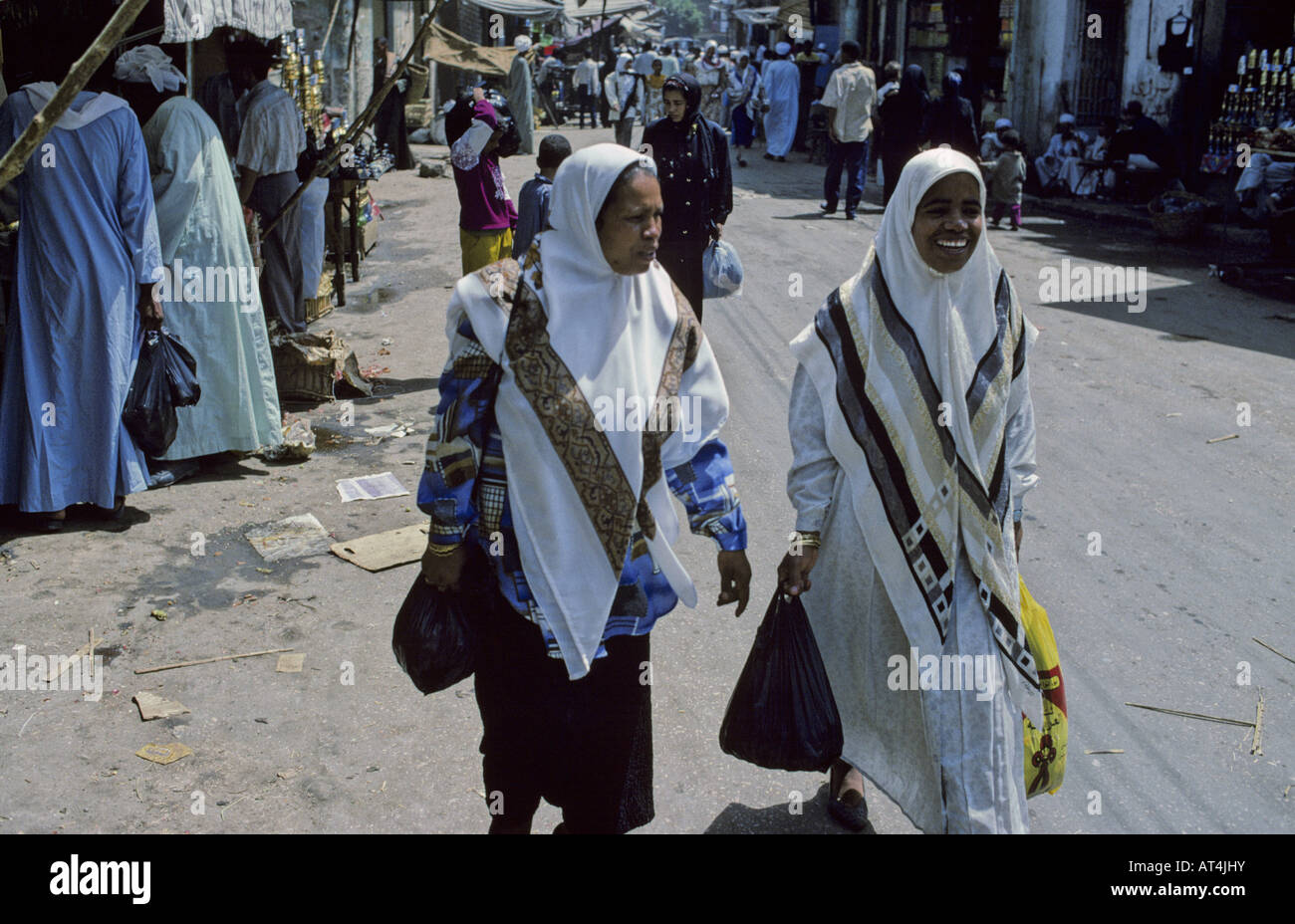 Egyptian women in luxor egypt hi-res stock photography and images - Alamy