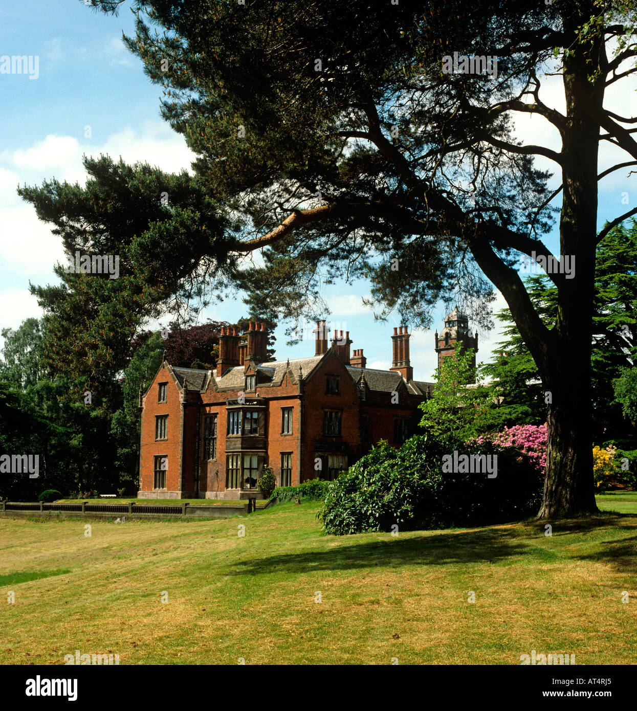 UK Cheshire Styal Norcliffe Hall Gardens Stock Photo