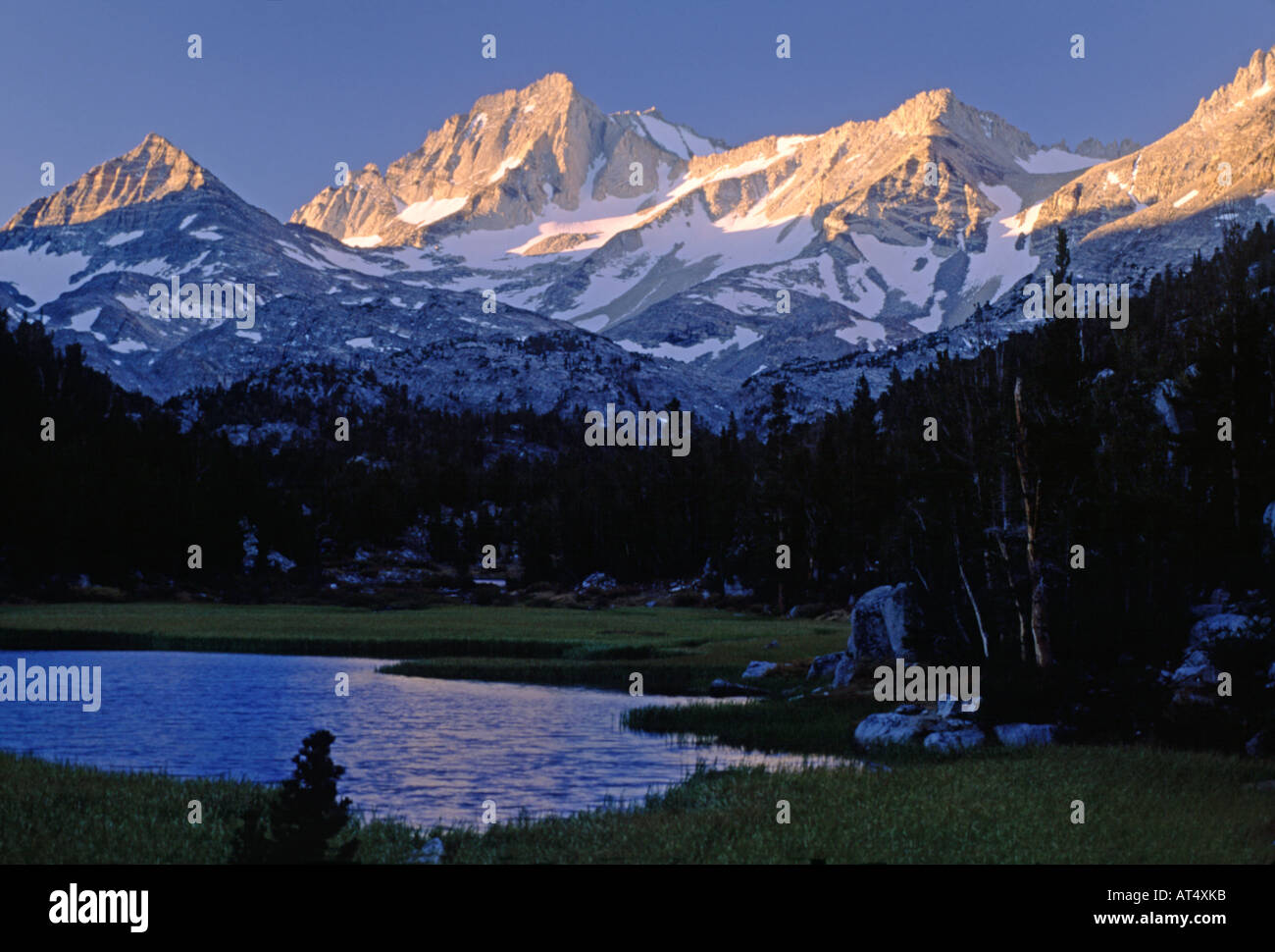 Sierra mountains alpine hi-res stock photography and images - Alamy