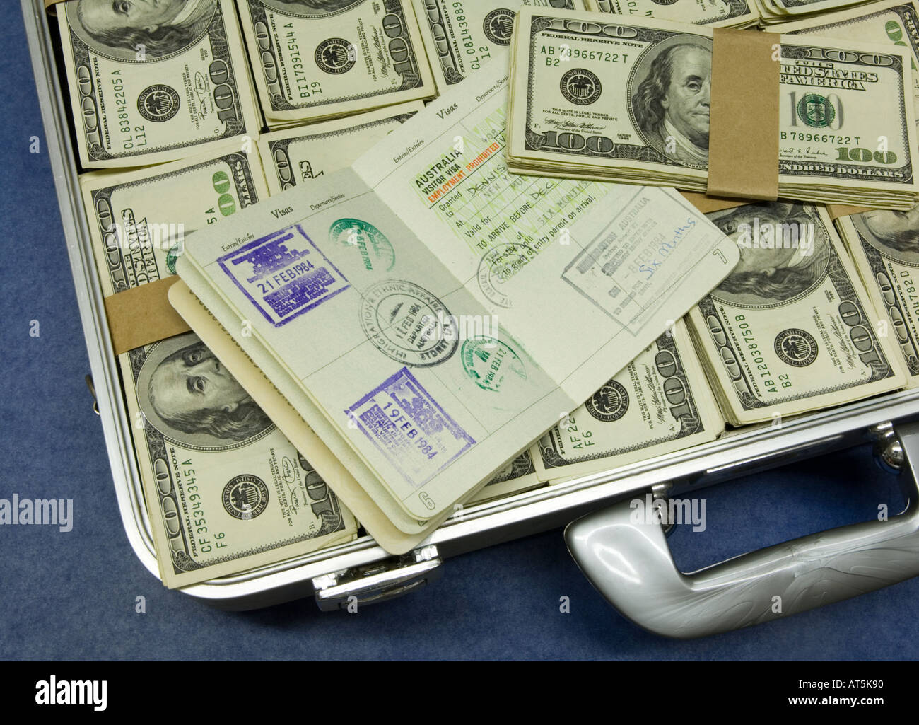 Briefcase full 100 dollar bills hires stock photography and images Alamy