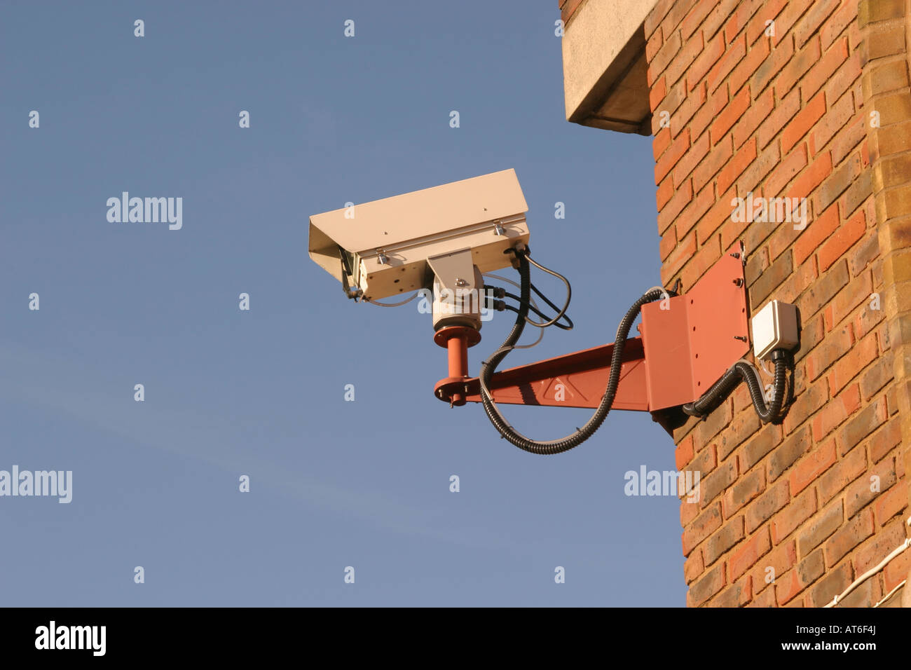 Cctv security camera wall hi-res stock photography and images - Alamy