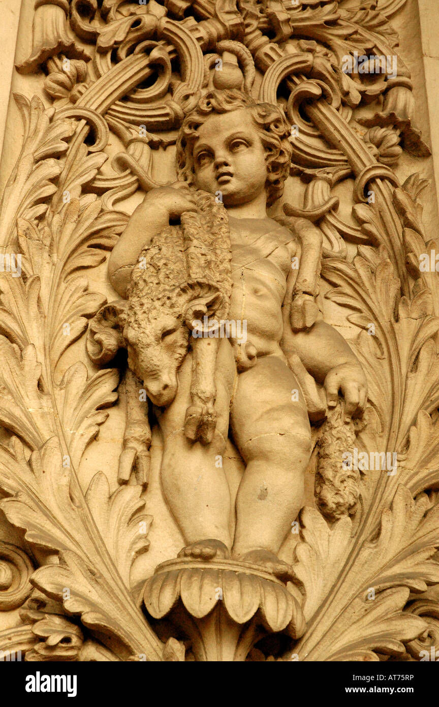 Detail from stone carvings on the entrance to Leeds Town Hall Stock Photo