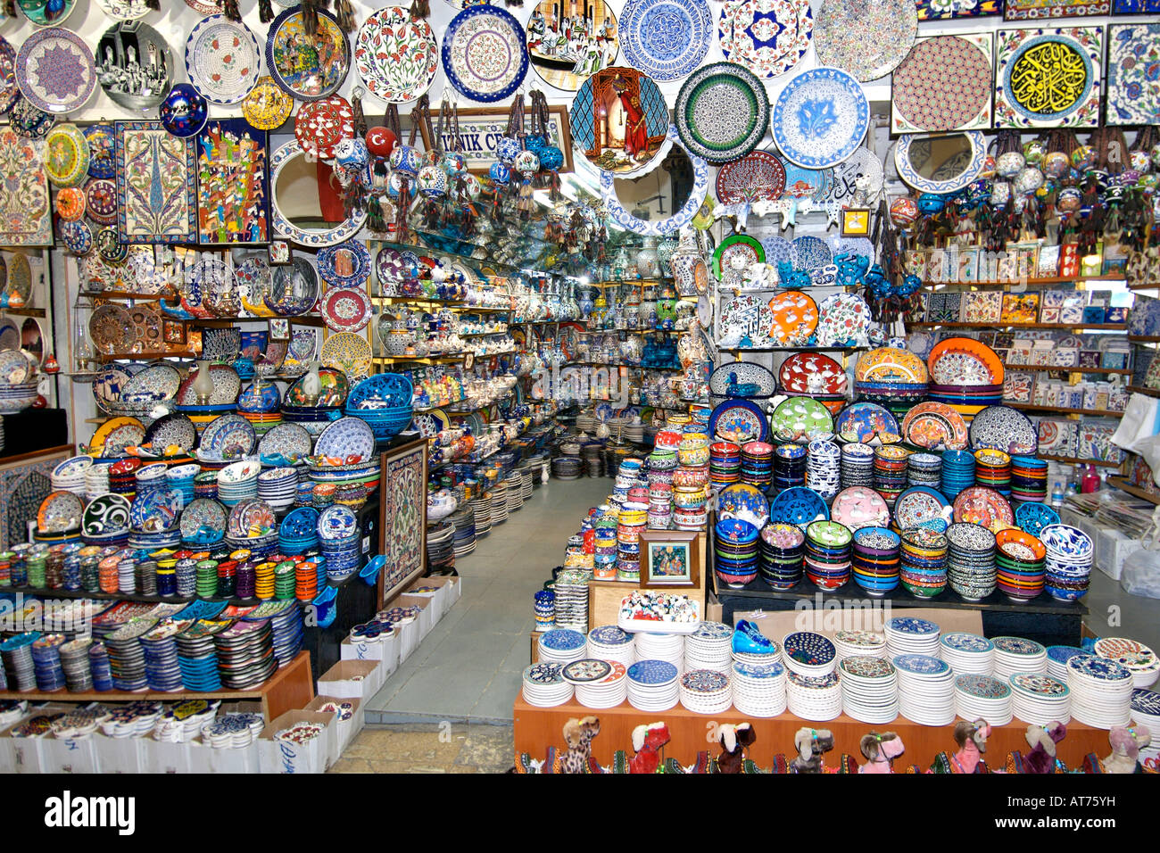 A shop in the Kapalı Çarşı (Covered Market or bazaar) in Istanbul, Turkey. Stock Photo