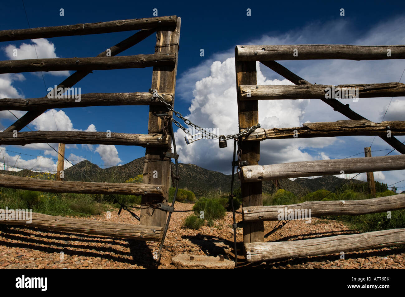 Gate To Nowhere Stock Photos & Gate To Nowhere Stock Images - Alamy