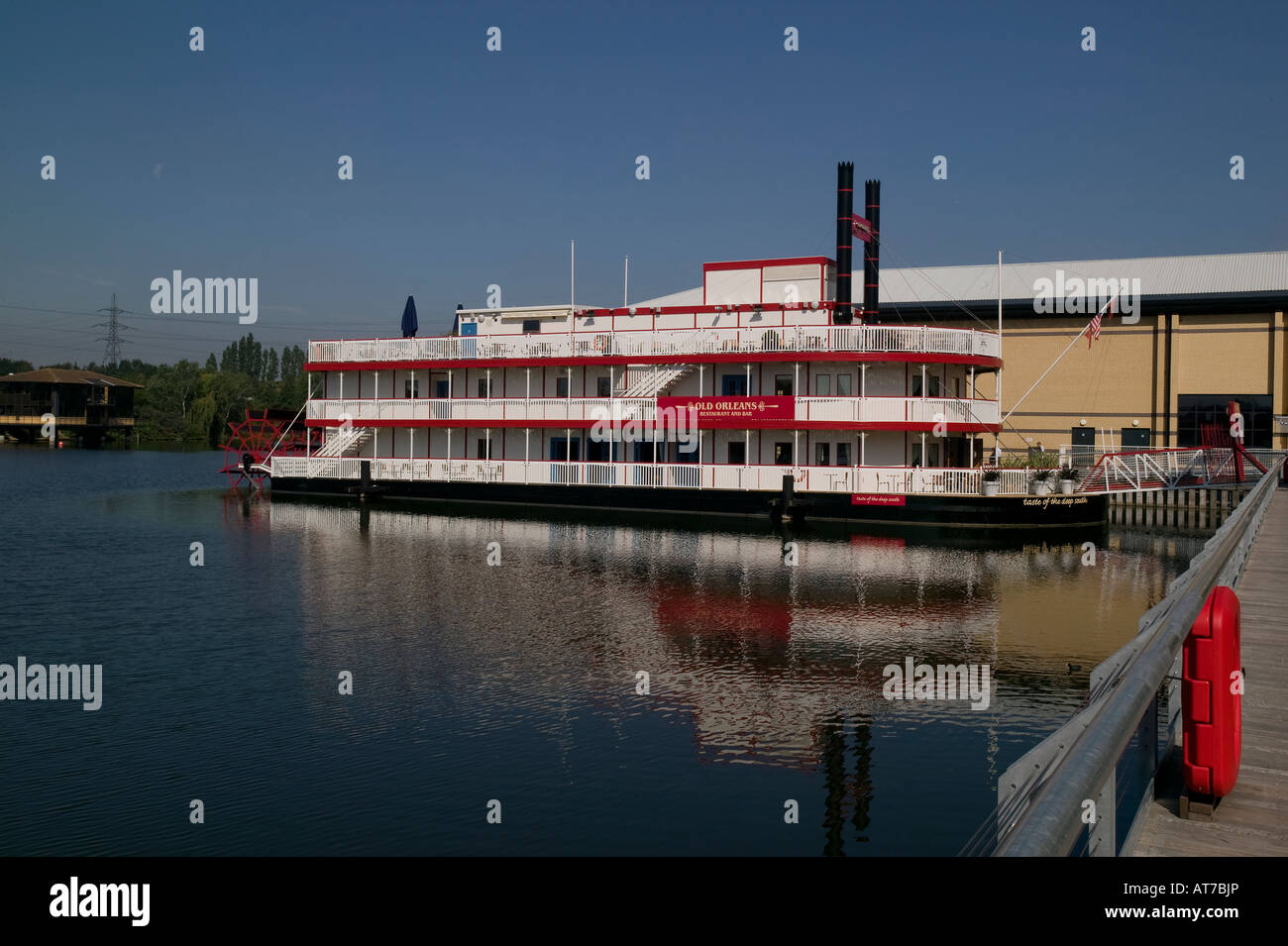Lakeside shopping centre hires stock photography and images Alamy
