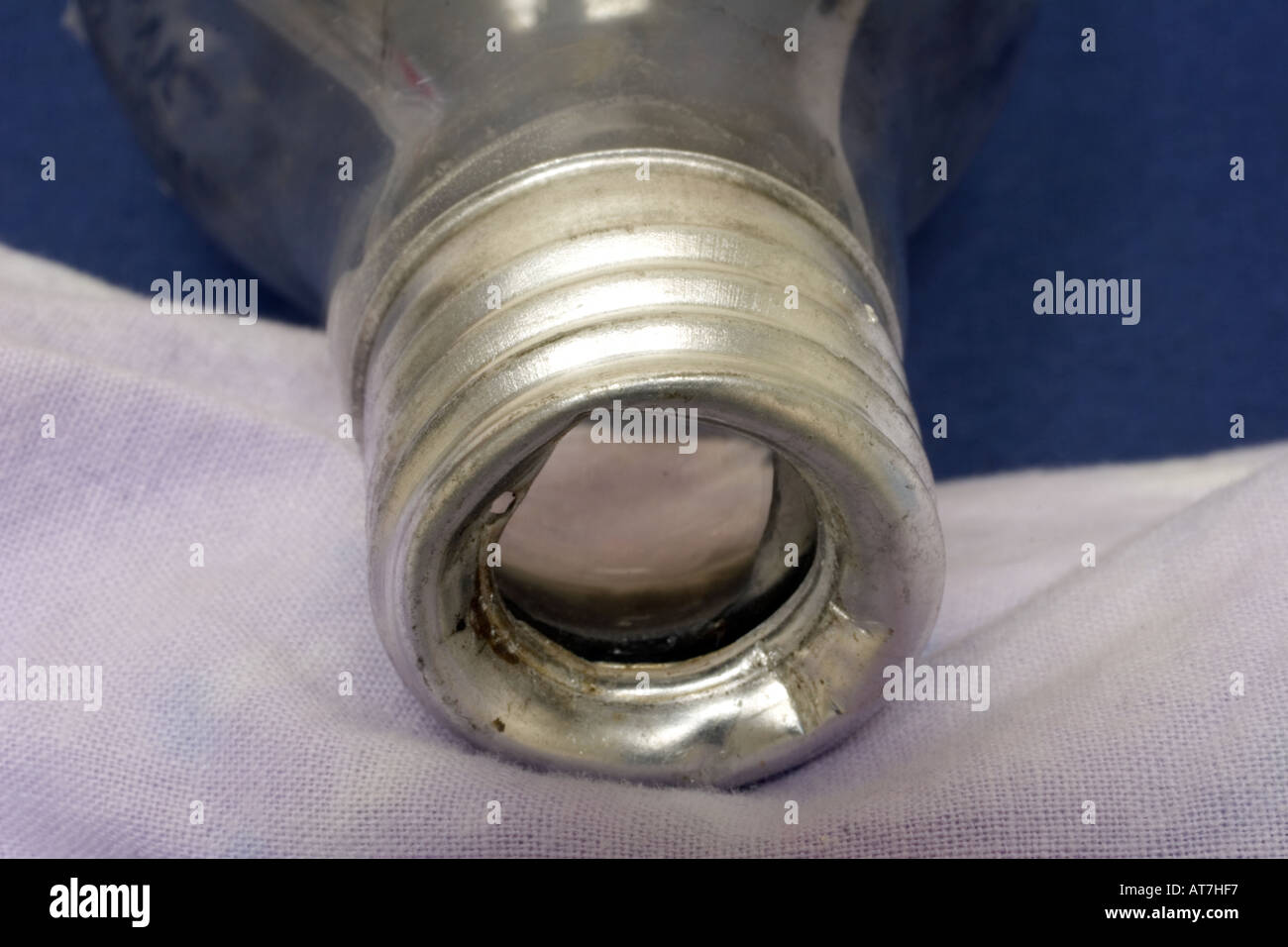 how to make a smoking pipe out of a light bulb how to make a smoking pipe out of a light bulb