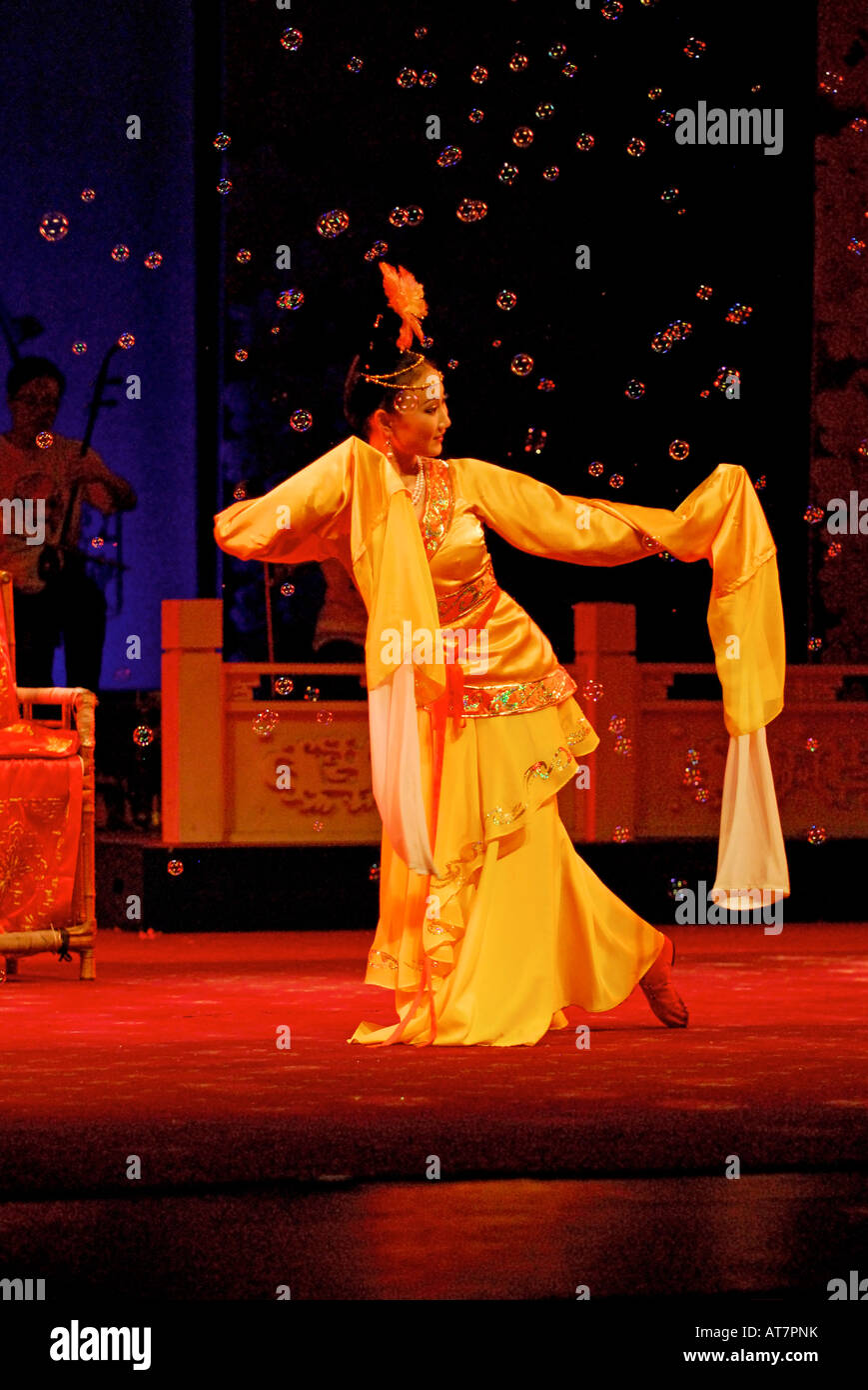 Traditional dancing in bubbles Sichuan Opera Chengdu China Stock Photo