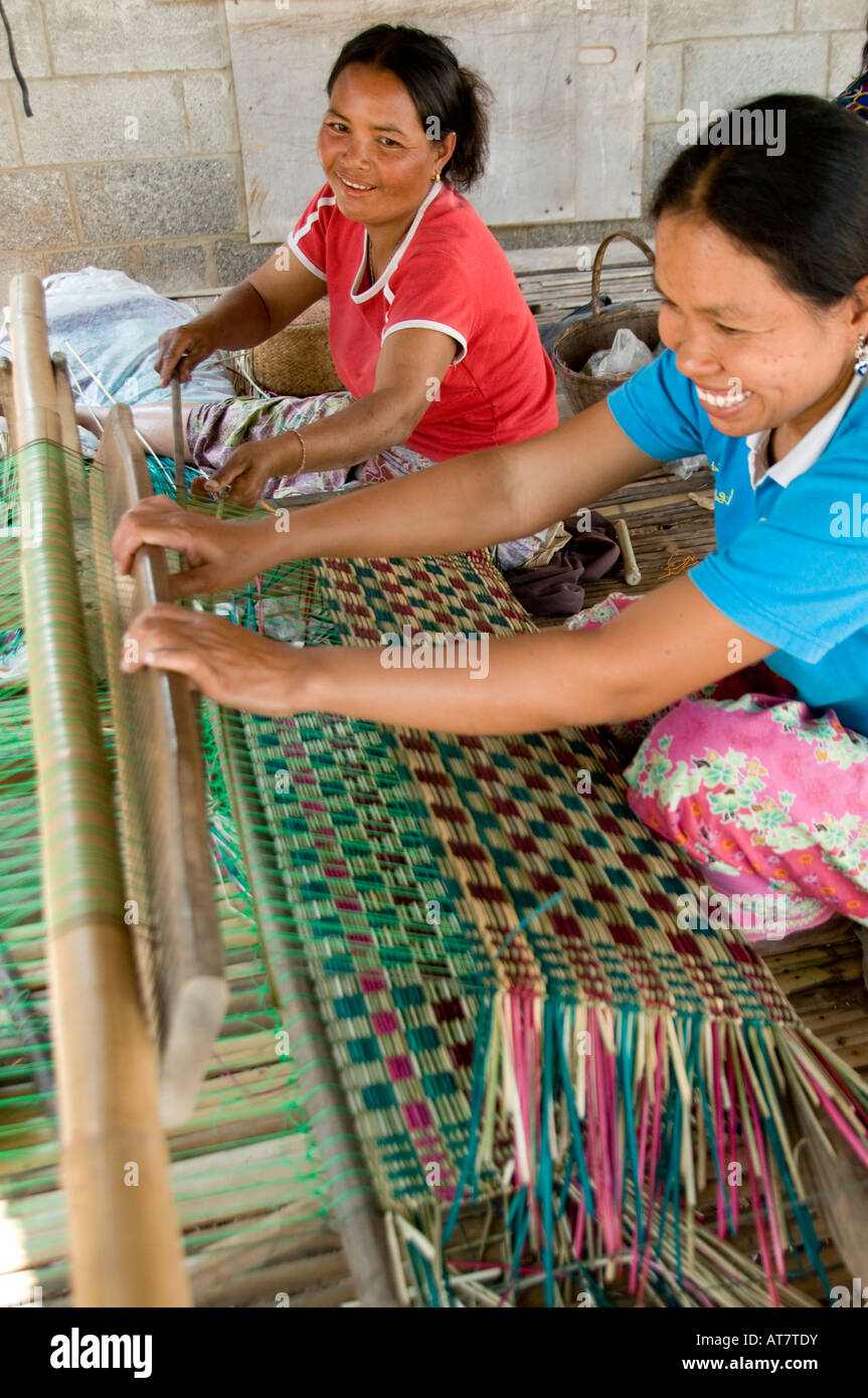Weaving rush mats in Isan north east Thailand Stock Photo Alamy