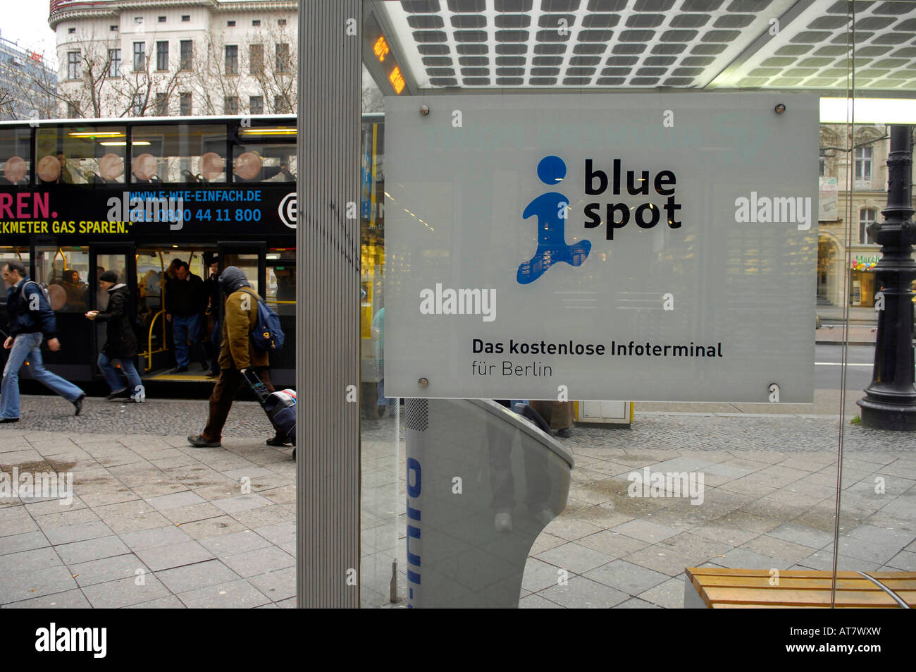 blue spot das kostenlose infoterminal fur berlin city bus stop germany deutschland information travel tourism technology Stock Photo
