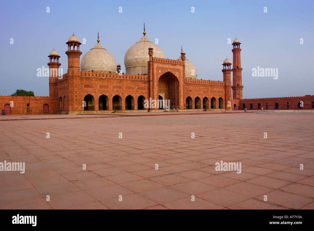 Detail of the moghul style facade of the Badshahi Mosque Lahore Pakistan  Stock Photo - Alamy