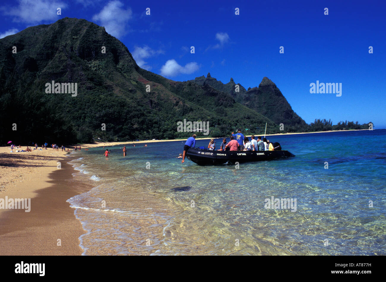 Hanalei beach w zodiac boat hires stock photography and images Alamy
