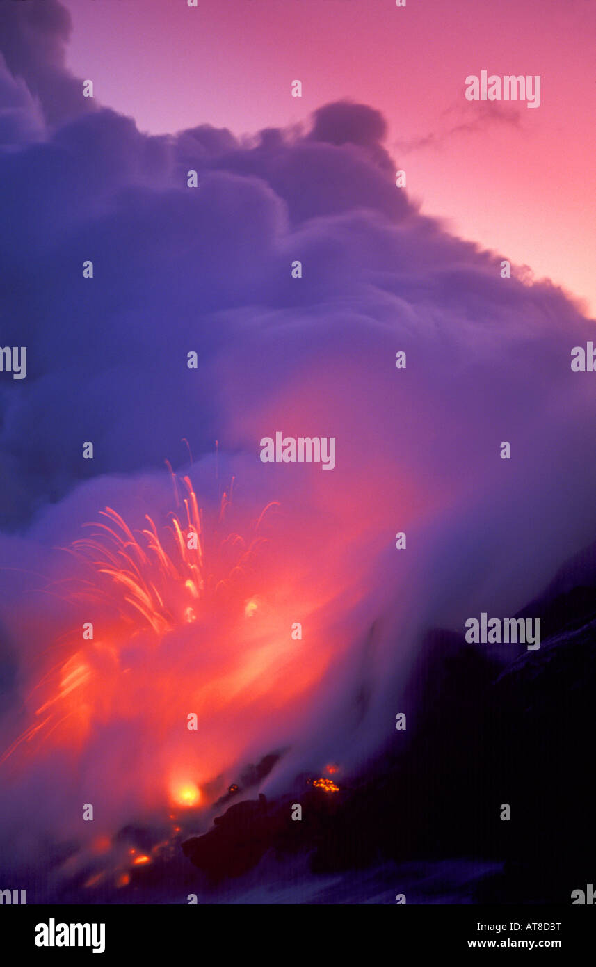 Lava flowing into the ocean hi-res stock photography and images - Alamy