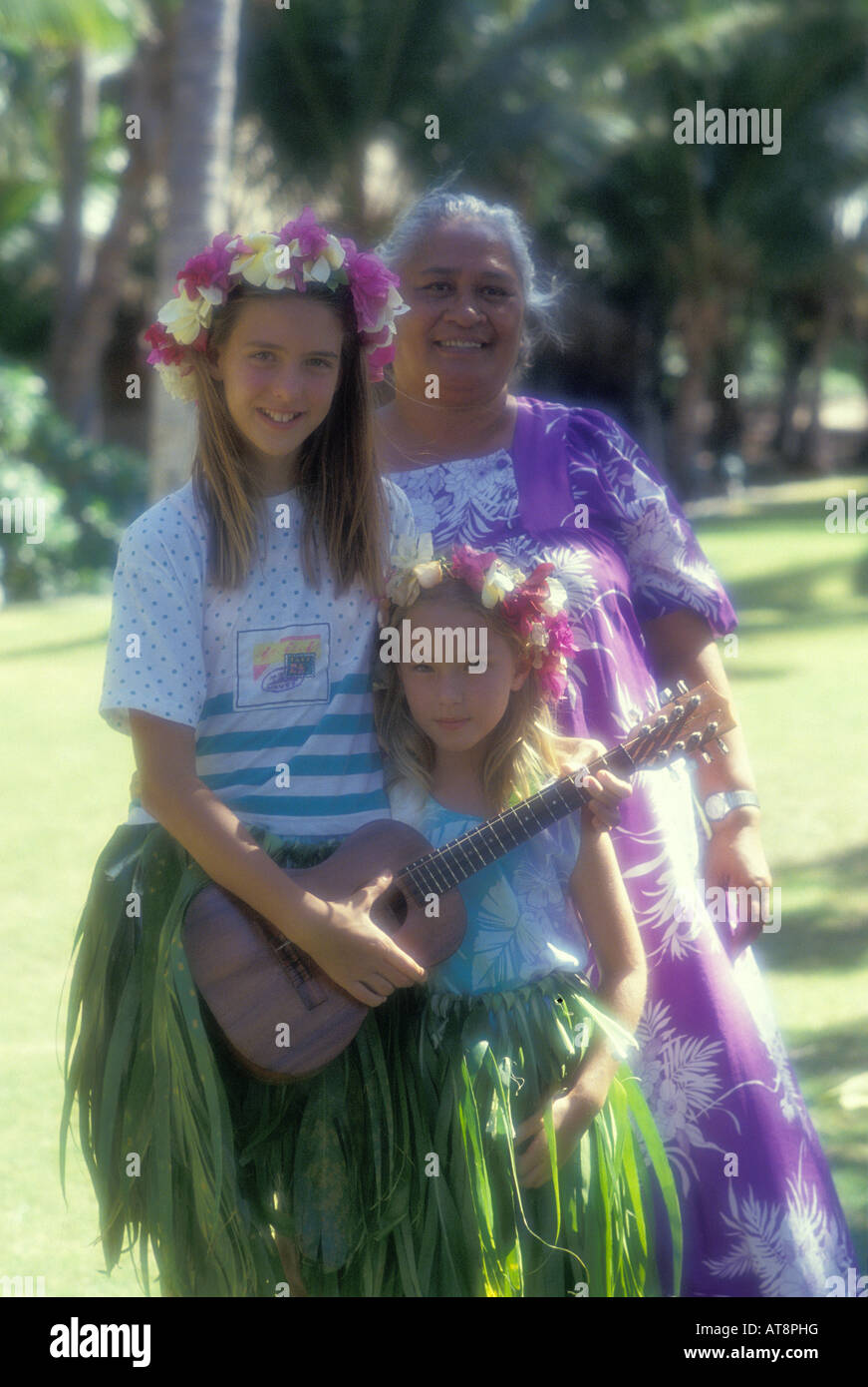 Keikis with Auntie at Kona Village, Kona, Big Island Stock Photo Alamy
