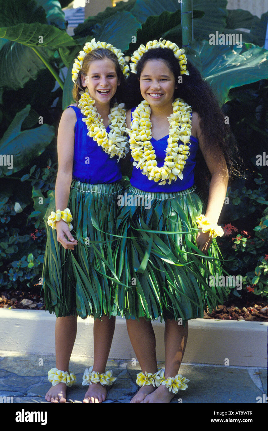 Hawaiian girls of the island oahu hi-res stock photography and images ...