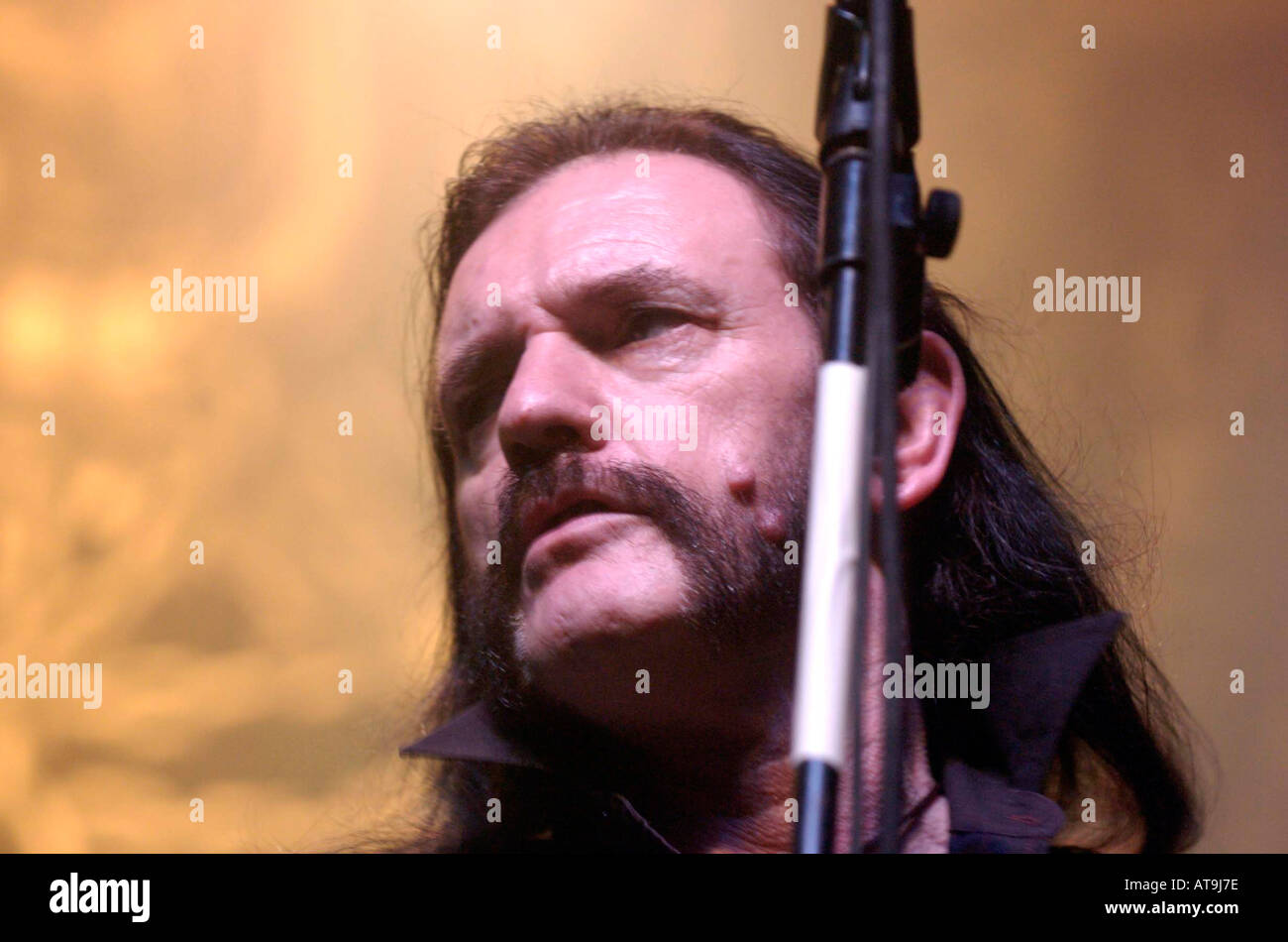 LEMMY FROM MOTORHEAD PLAYING ON THEIR 30TH ANNIVERSARY TOUR AT CARDIFF UNIVERSITY STUDENTS UNION Stock Photo