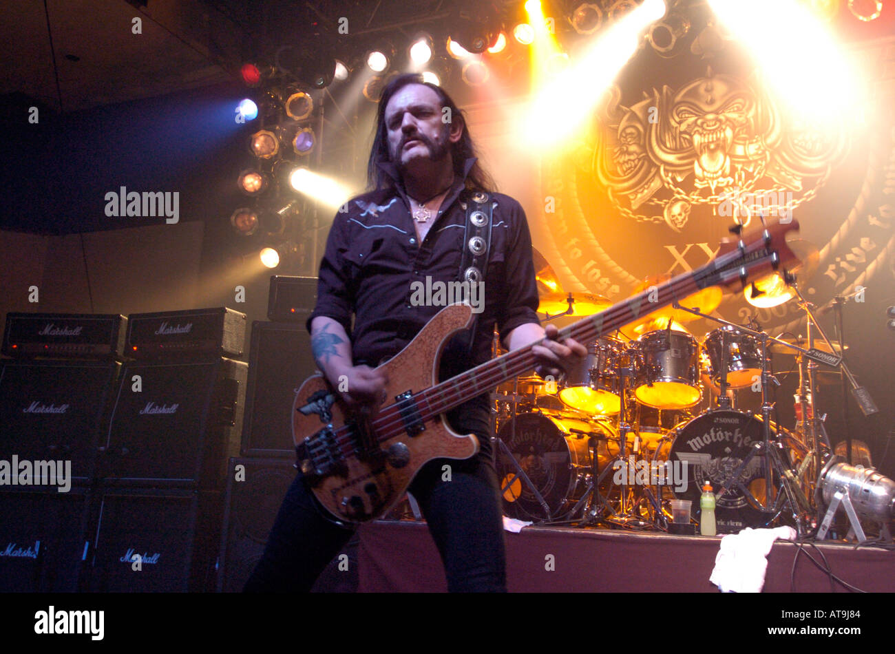 LEMMY FROM MOTORHEAD PLAYING ON THEIR 30TH ANNIVERSARY TOUR AT CARDIFF UNIVERSITY STUDENTS UNION Stock Photo