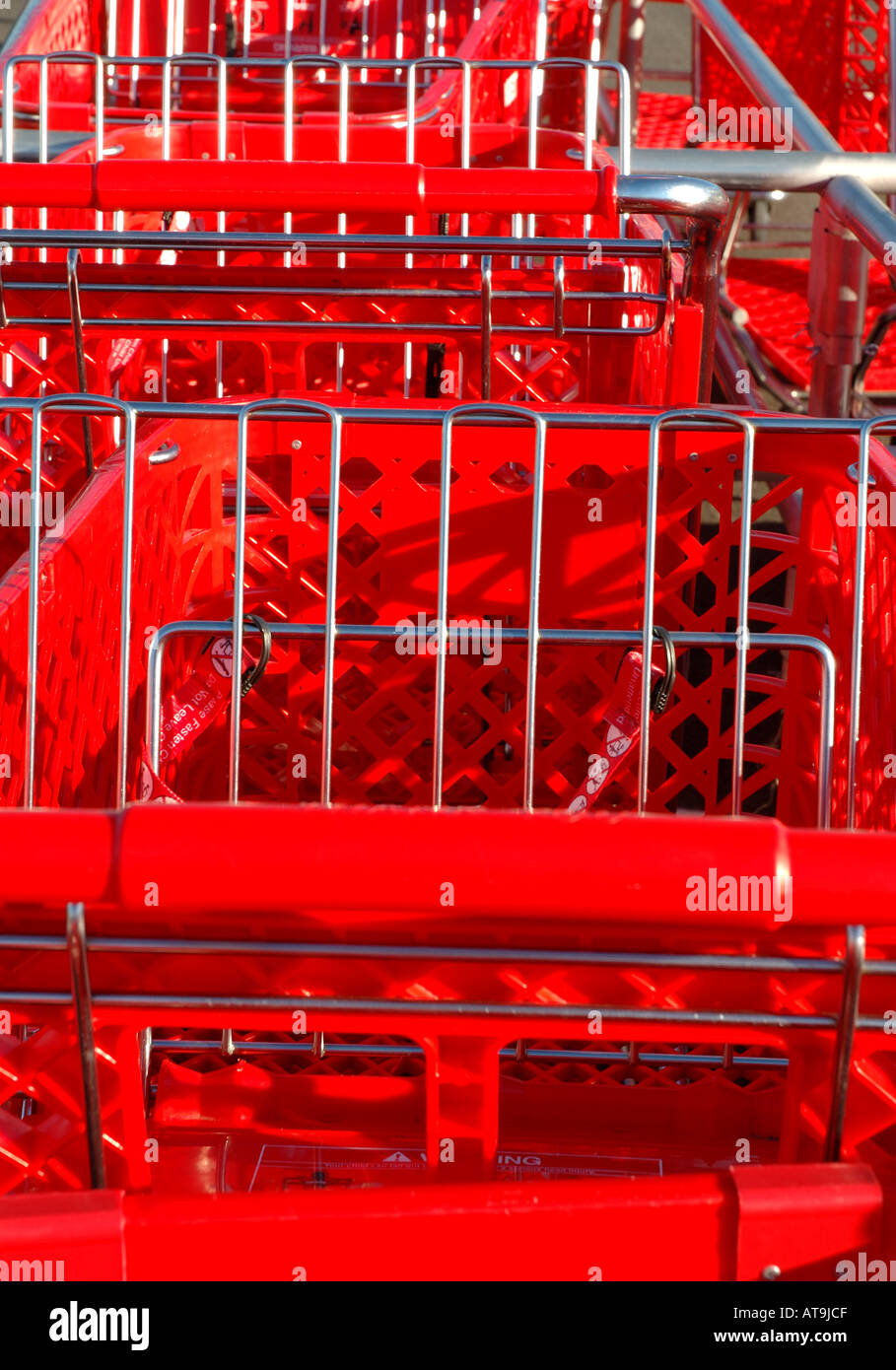 Cart Color:red Red shopping carts in hi-res stock photography and images - Alamy