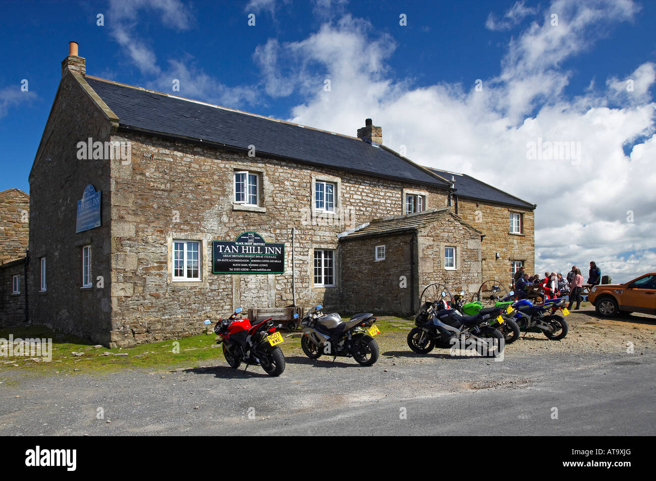 Tan Hill Inn Britains Highest Pub above Swaledale Yorkshire Dales Stock