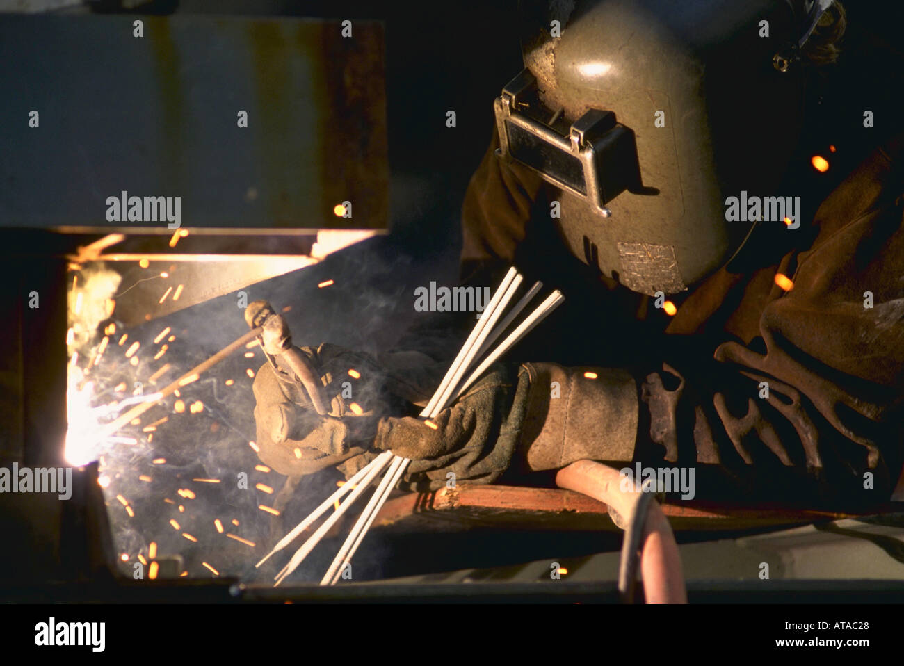 Welder the individual hi-res stock photography and images - Alamy