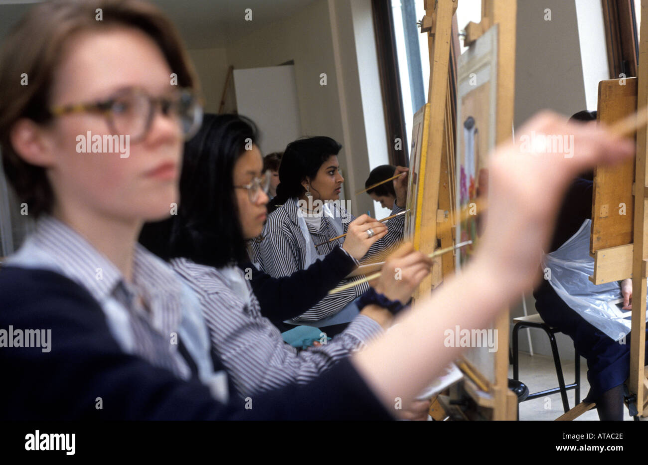 Girls in art hi-res stock photography and images - Alamy