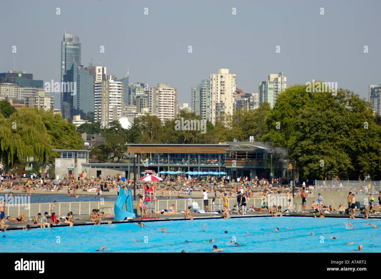 Kitsilano Pool Canada s longest swimming pool at 137 metres is backdropped by downtown Vancouver BC Canada Stock Photo