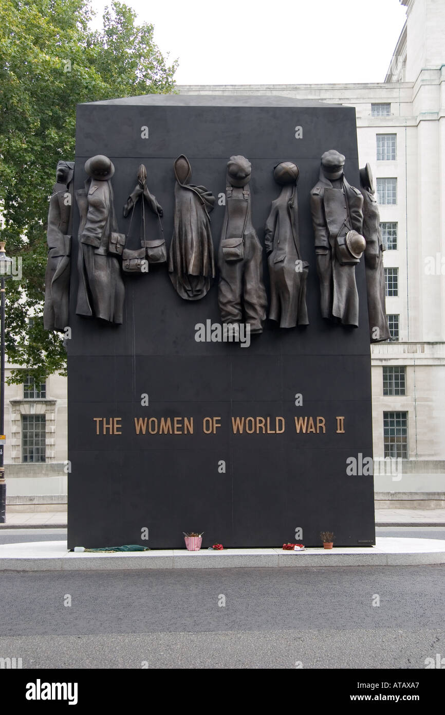 The women of world war 11 memorial hi-res stock photography and images ...