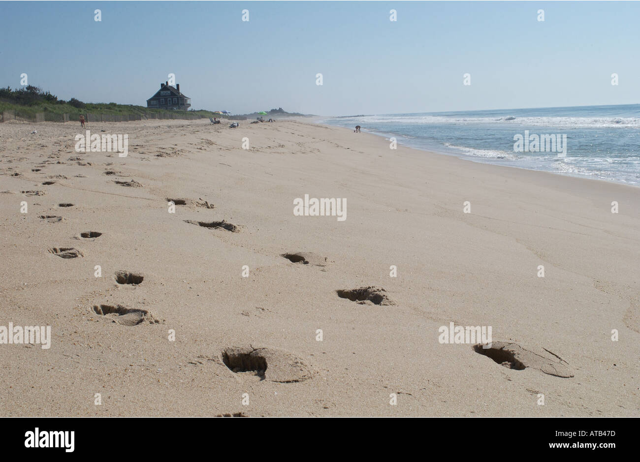 Wainscott NY 081001 Beach Lane in Wainscott NY With Kennedy house in