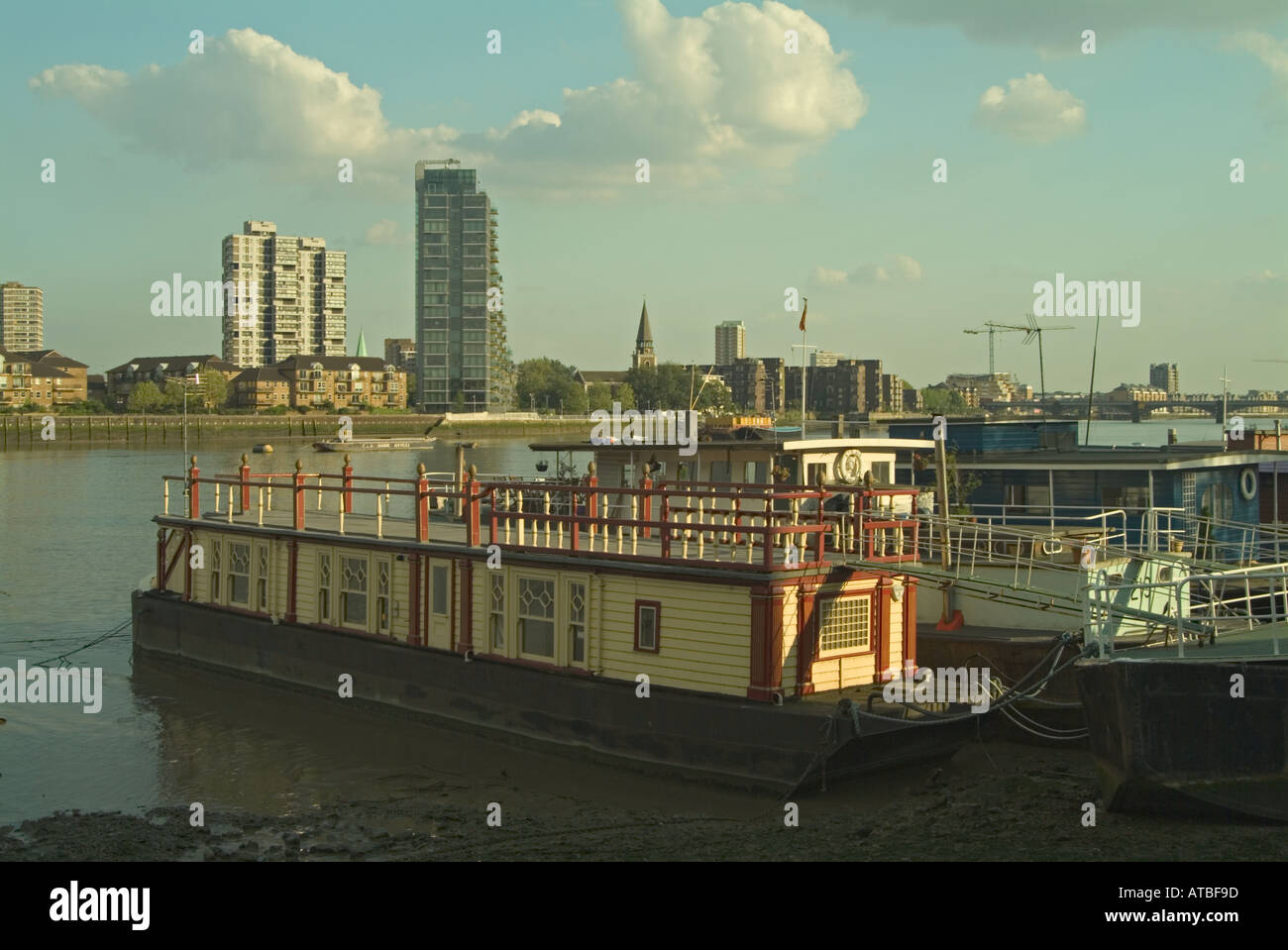 Chelsea Houseboats High Resolution Stock Photography and Images Alamy