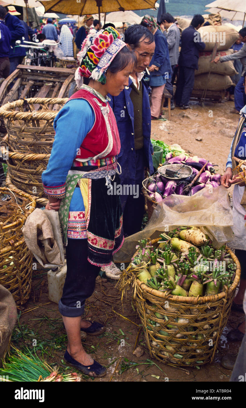 Woman of the Bai-minority at the Shapin market. North of Dali, Yunnan, China Stock Photo