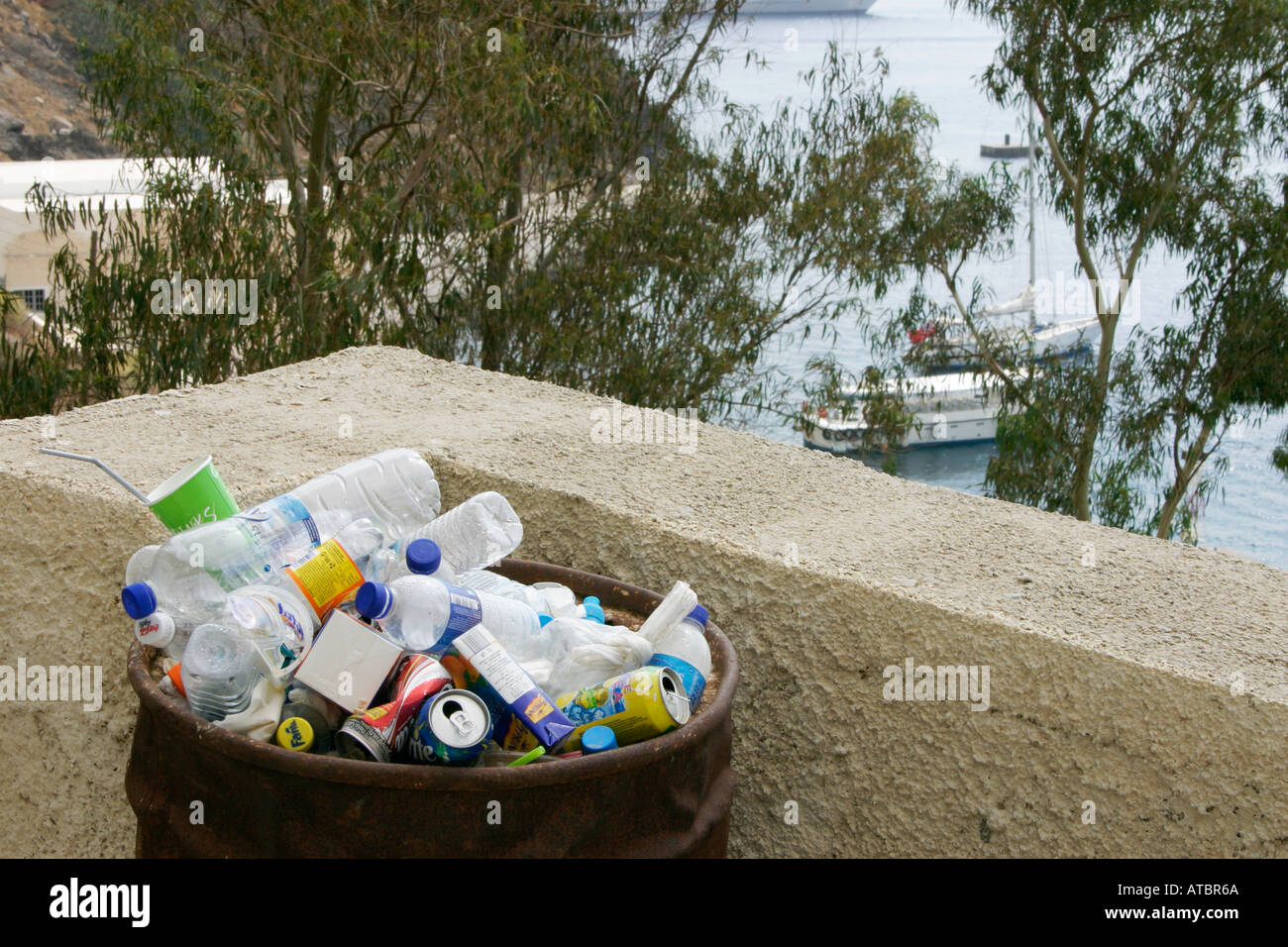 Overfull rubbish bin hi-res stock photography and images - Alamy