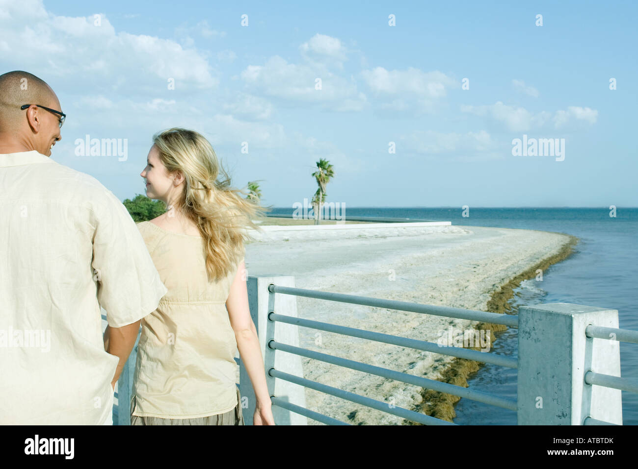 Two people walking away from each other hi-res stock photography and ...