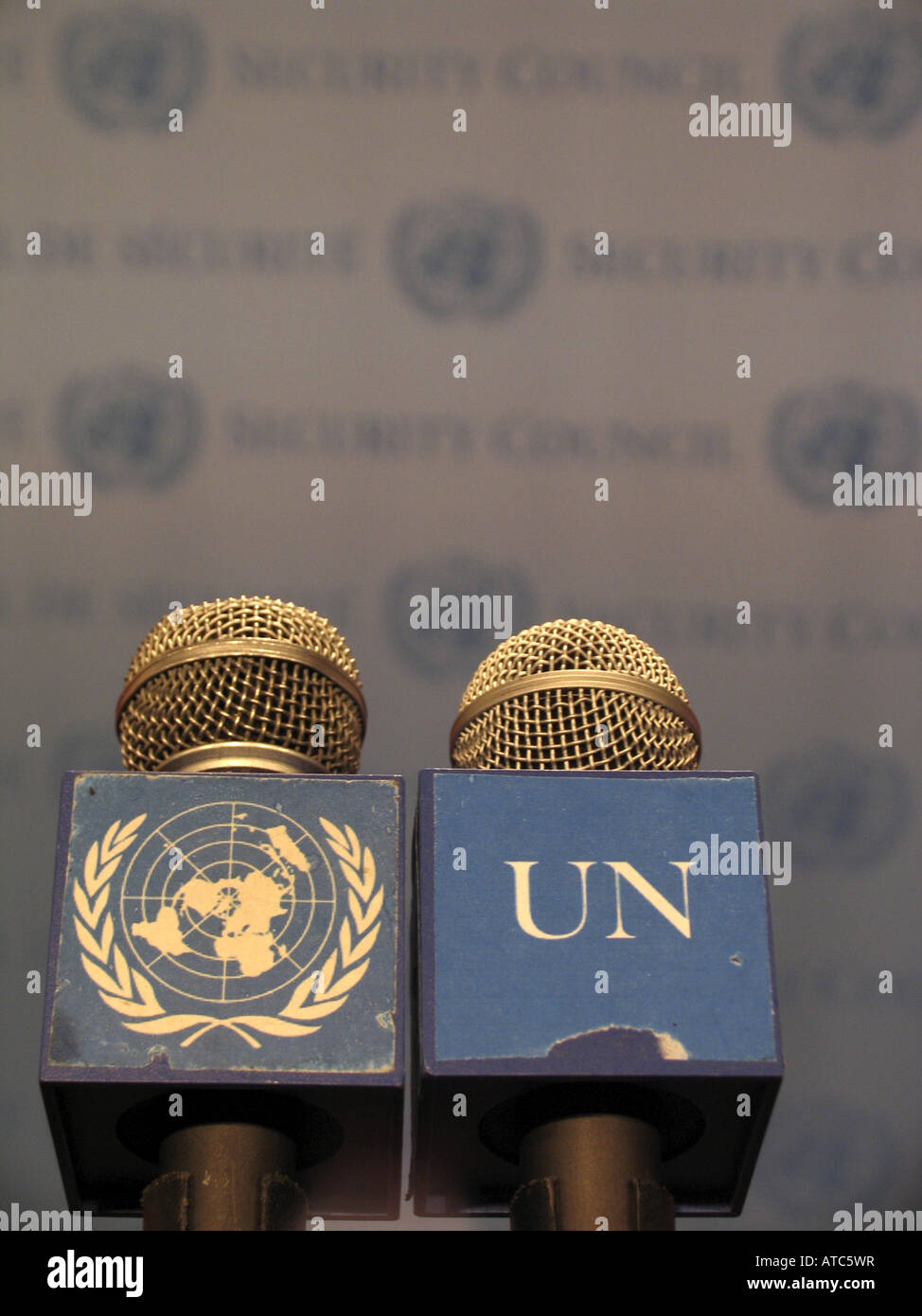 Press section with flags and microphone in the United Nations headquarters in New York, USA, Manhattan, New York Stock Photo