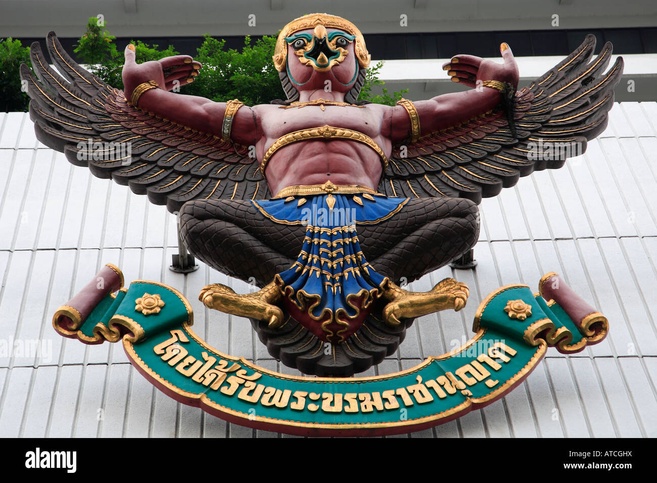 thailand-bangkok-bird-god-garuda-statue-ATCGHX.jpg