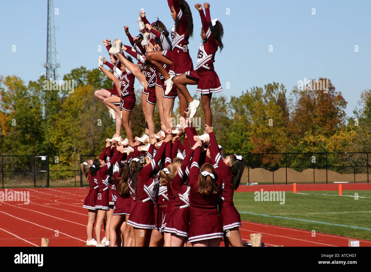 Cheerleaders pyramid hires stock photography and images Alamy