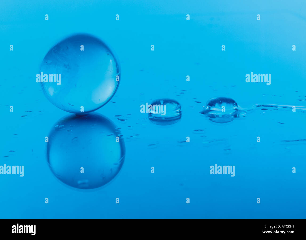 water s spheres in blue color Stock Photo Alamy